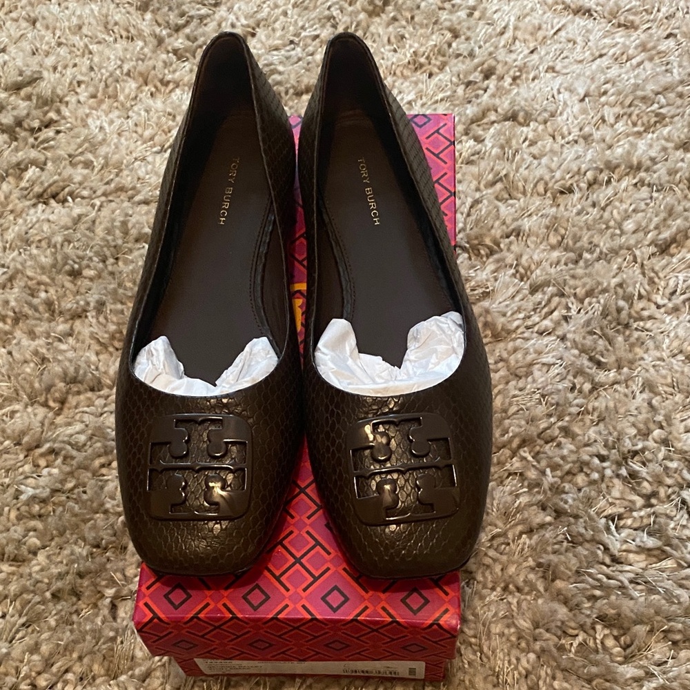 Tory Burch GEORGIA BALLET FLATS in Chocolate Shiny Snake